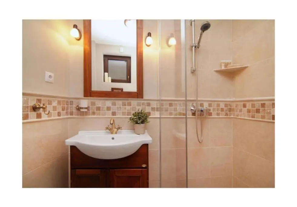 Central Quiet Apartment - Close To The City Center Bukarest